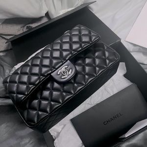 Selling Chanel Bag For 3500$.